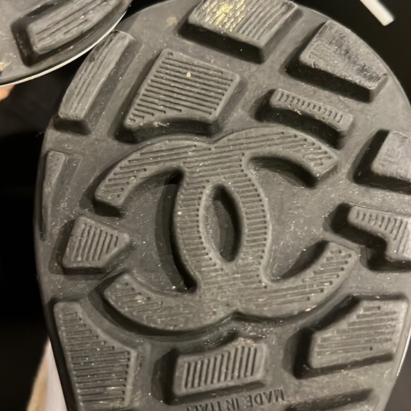 👟 CHANEL Sneakers 👟 - Picture 8 of 10